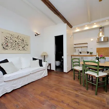 Ych-pretty Flat Close Pantheon