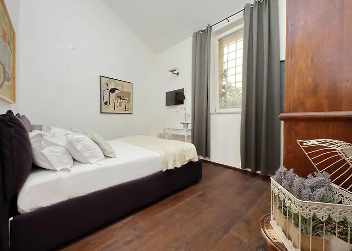 Ych-pretty Flat Close Pantheon Roma